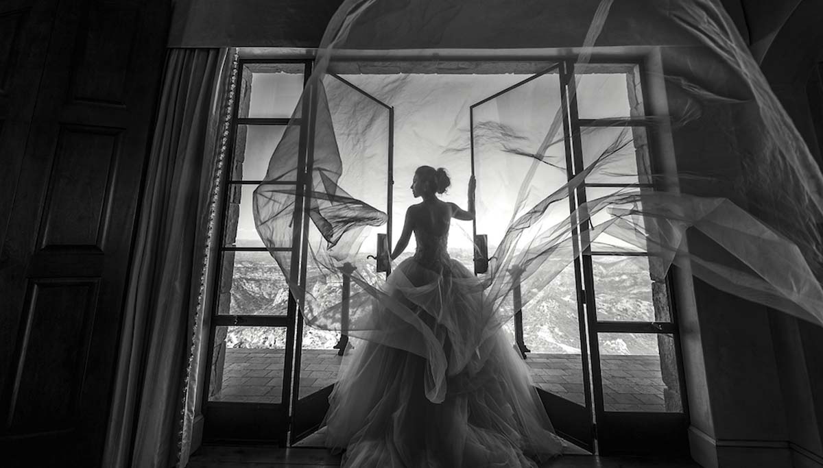 Bride's veil moment